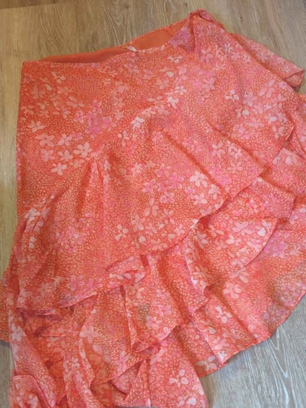 Free People Heather Ruffle Cascade Skirt in a peach abstract floral size 8
